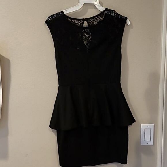  ⭐️Womens Black Dress Lace Top Mini sz Small - Picture 7 of 7